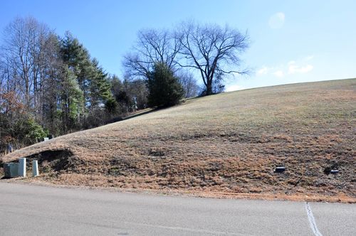 2 Harbor Point Rd, Butler, TN, 37640 | Card Image