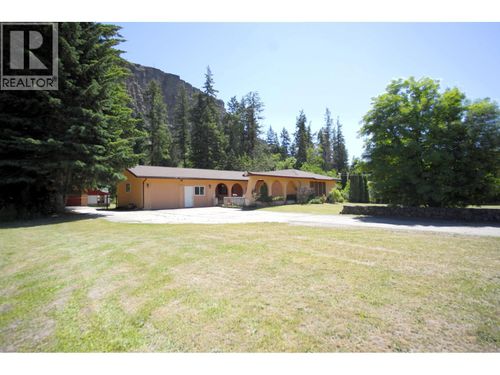 131 Salmon River Rd, Salmon Arm, BC, V1E3E3 | Card Image