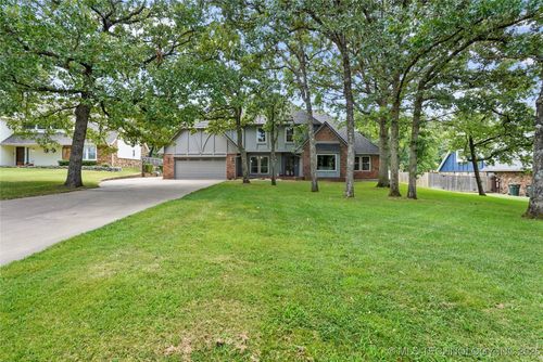 527 Pioneer Rd, Sapulpa, OK, 74066-9309 | Card Image