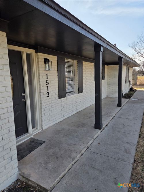 1513 W Main St, Little River Academy, TX, 76554-2917 | Card Image