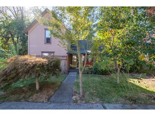 619 Oak St, Brownsville, OR, 97327-2104 | Card Image