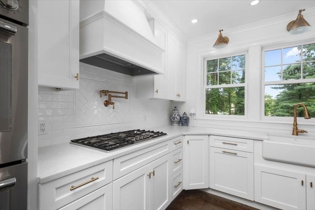 1040 Main St, House other with 3 bedrooms, 3 bathrooms and 6 parking in Hingham MA | Image 13
