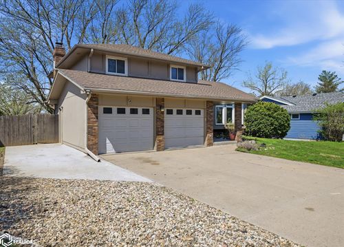 1330 Camp Gifford Rd, Bellevue, NE, 68005-4408 | Card Image