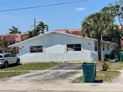 5631 Nw 15th St, Lauderhill, FL, 33313-5567 | Card Image