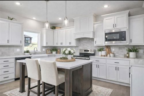 6118 Lewis Dr, Shawnee, KS, 66226-3618 | Card Image