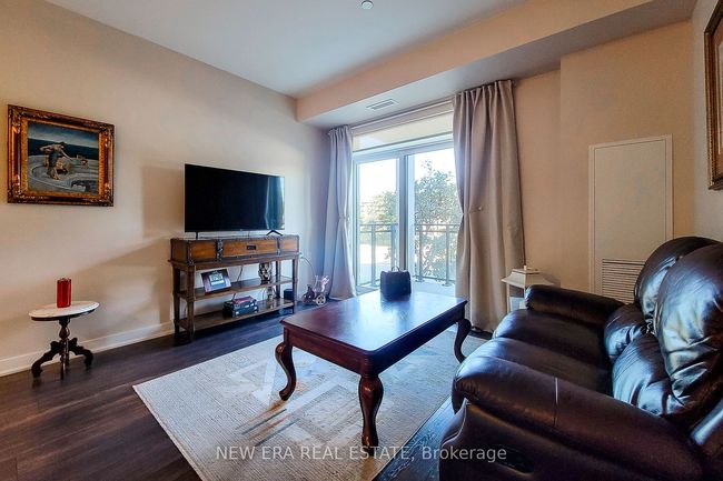 212 - 320 Plains Rd E, Condo with 2 bedrooms, 2 bathrooms and 1 parking in Burlington ON | Image 9