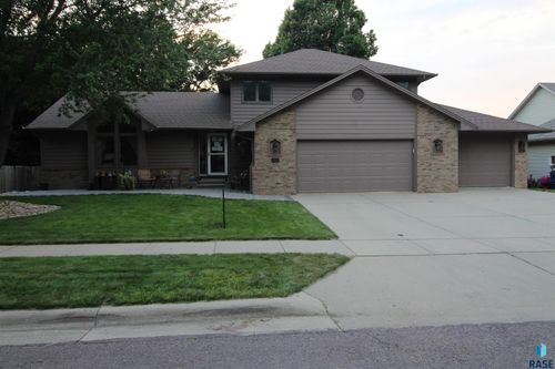 1005 N Breckenridge Cir, Sioux Falls, SD, 57110-5705 | Card Image