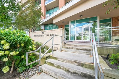 1606 - 80 Western Battery Rd, Condo with 2 bedrooms, 2 bathrooms and 1 parking in Toronto ON | Image 2