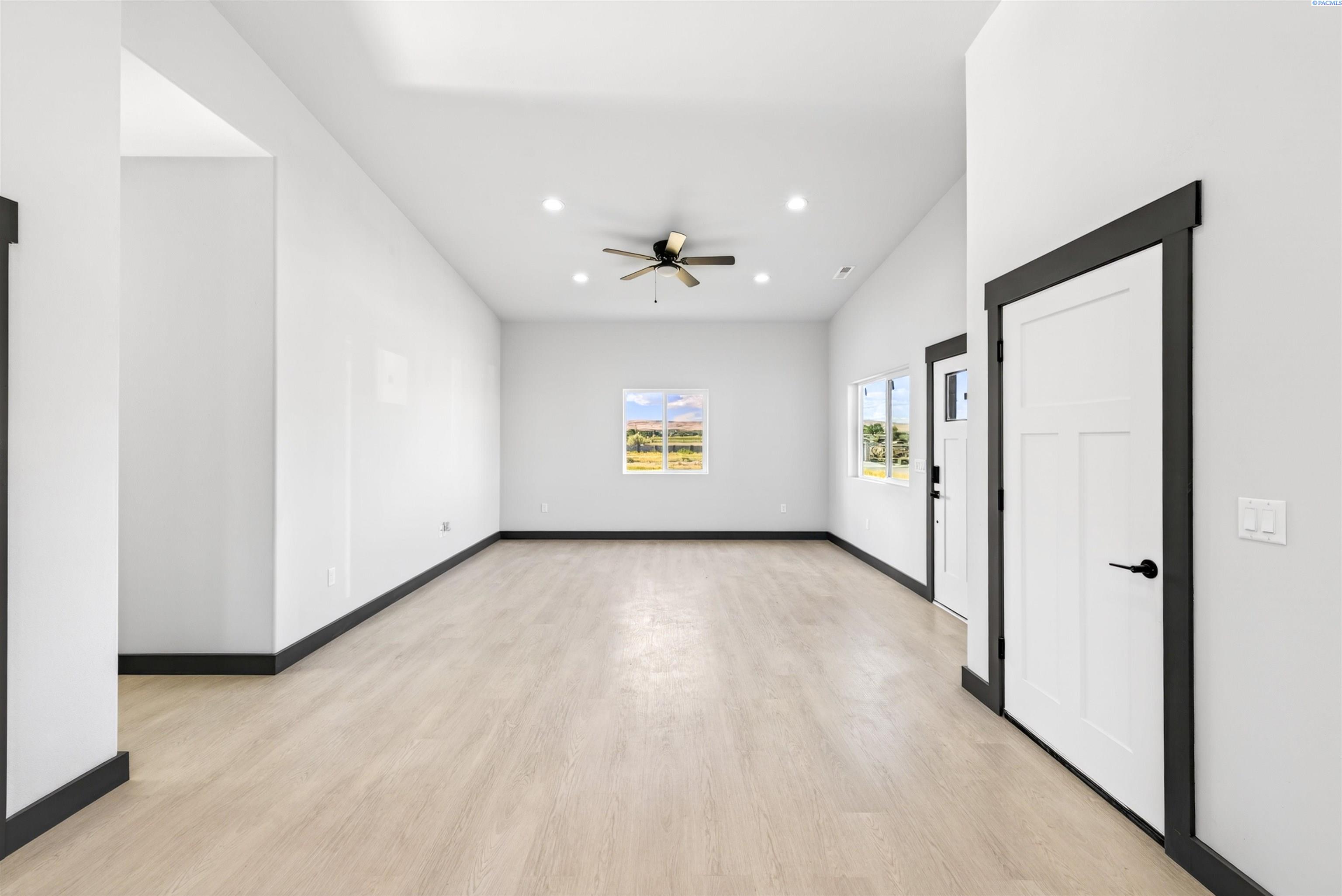 Residential in Sunnyside 5