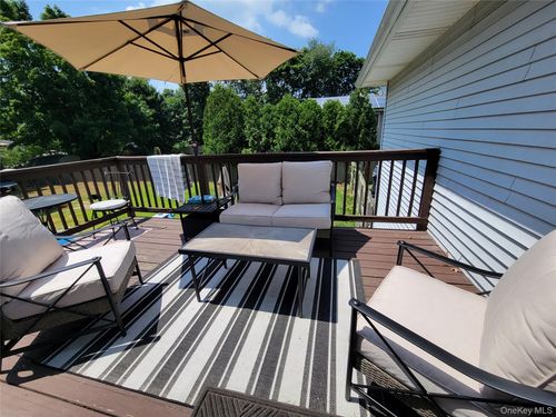 372 Clay Pitts Rd, E Northport, NY, 11731-3201 | Card Image
