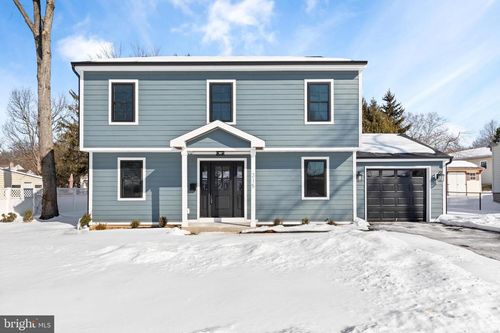 215 N Franklin St, DOYLESTOWN, PA, 18901-3549 | Card Image