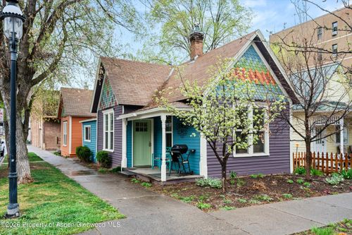 415 8th St, Glenwood Springs, CO, 81601-3411 | Card Image