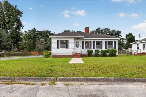 2321 E 38th St, Savannah, GA, 31404-3852 | Card Image