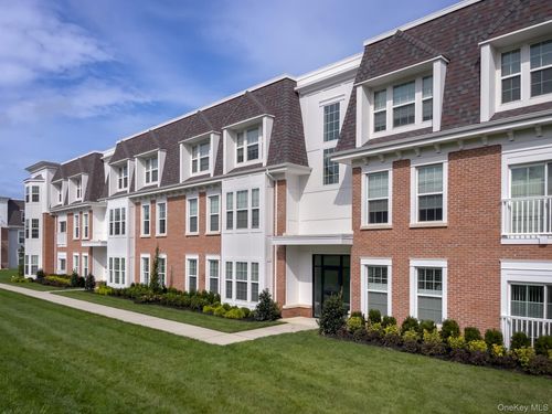87-101-75 Circle Dr, Central Islip, NY, 11722-5234 | Card Image