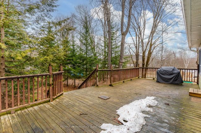 1071 Crabbe Lane, House other with 2 bedrooms, 1 bathrooms and 8 parking in Haliburton ON | Image 32