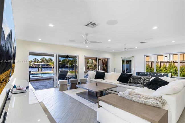 517 S Riverside Dr, House other with 3 bedrooms, 2 bathrooms and null parking in Pompano Beach FL | Image 12