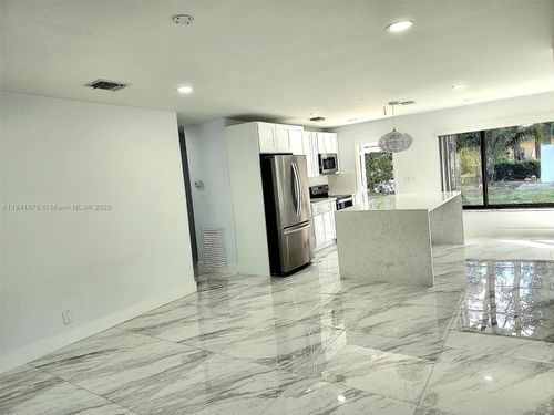 0-1028 Ne 39th St, Oakland Park, FL, 33334-2950 | Card Image