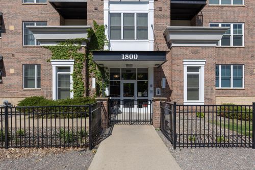 apt-205-1800 Clinton Ave, Minneapolis, MN, 55404-2471 | Card Image