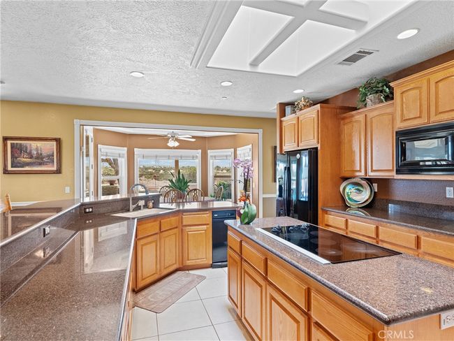 8650 Verbena Rd, House other with 4 bedrooms, 4 bathrooms and 7 parking in Oak Hills CA | Image 34