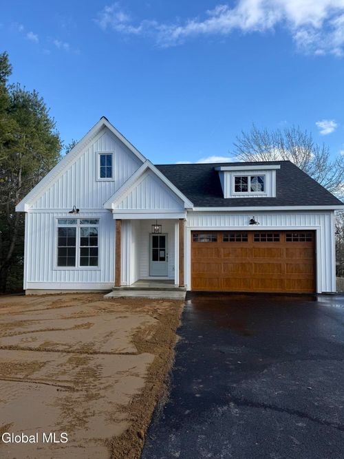 49 Pleasant St, Cohoes, NY, 12047-1628 | Card Image