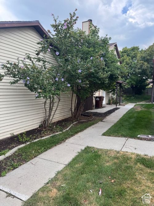 1995 W Stone Creek Dr, West Valley City, UT, 84119-3875 | Card Image