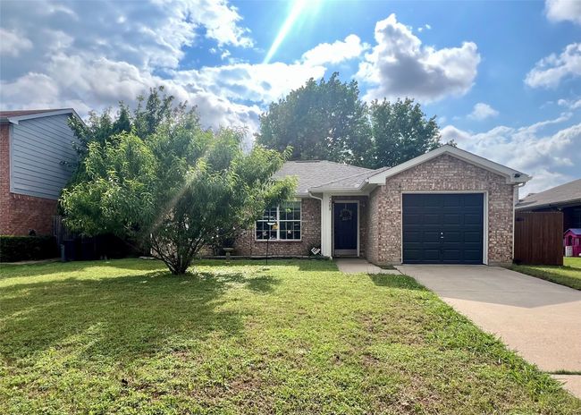 View of front facade featuring driveway | Image 15