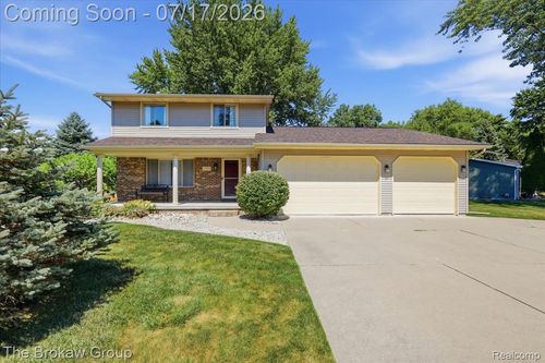 7393 New Hampshire Dr, Davison, MI, 48423-9543 | Card Image