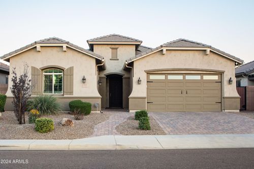 6331 S Fresno St, Chandler, AZ, 85249-5589 | Card Image
