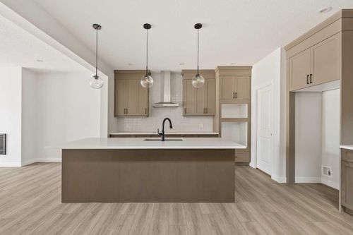 152 Creekstone Cir Sw, Calgary, AB, T2X5M6 | Card Image