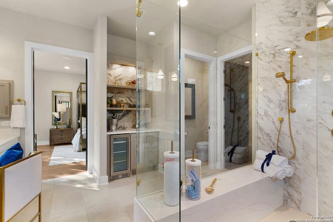 8170 Blue Oak, House other with 4 bedrooms, 5 bathrooms and null parking in Garden Ridge TX | Image 76