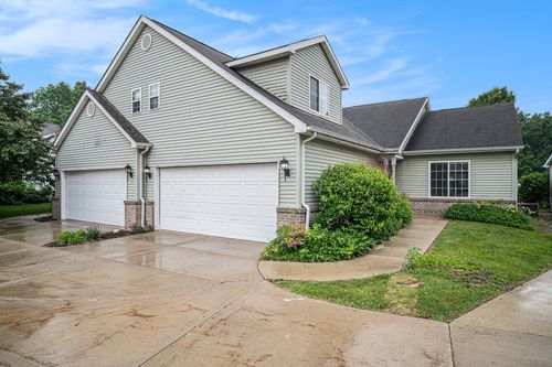 2915 Lake Pointe Dr, Valparaiso, IN, 46383-2792 | Card Image