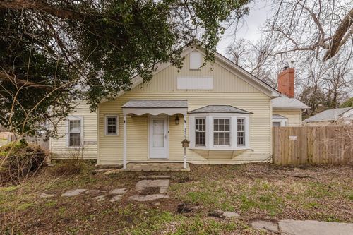 3519 E 13th St N, Wichita, KS, 67208-2910 | Card Image