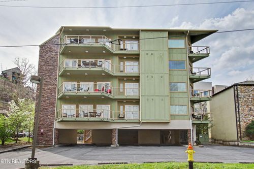 4-m-513 Mccarter Rd, Gatlinburg, TN, 37738-3374 | Card Image