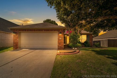 21204 39th Pl, Broken Arrow, OK, 74014-8730 | Card Image
