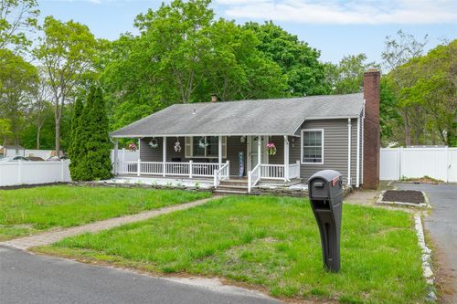 52 Robinwood St, Mastic, NY, 11950-4707 | Card Image