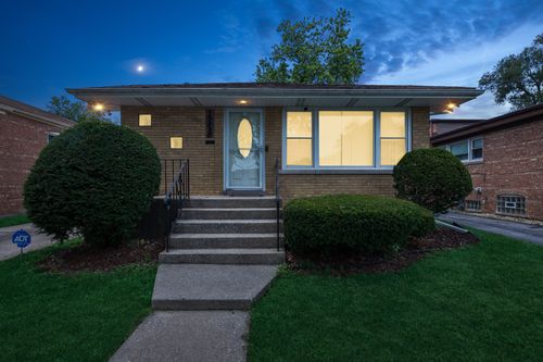 15320 Evers St, Dolton, IL, 60419-2625 | Card Image