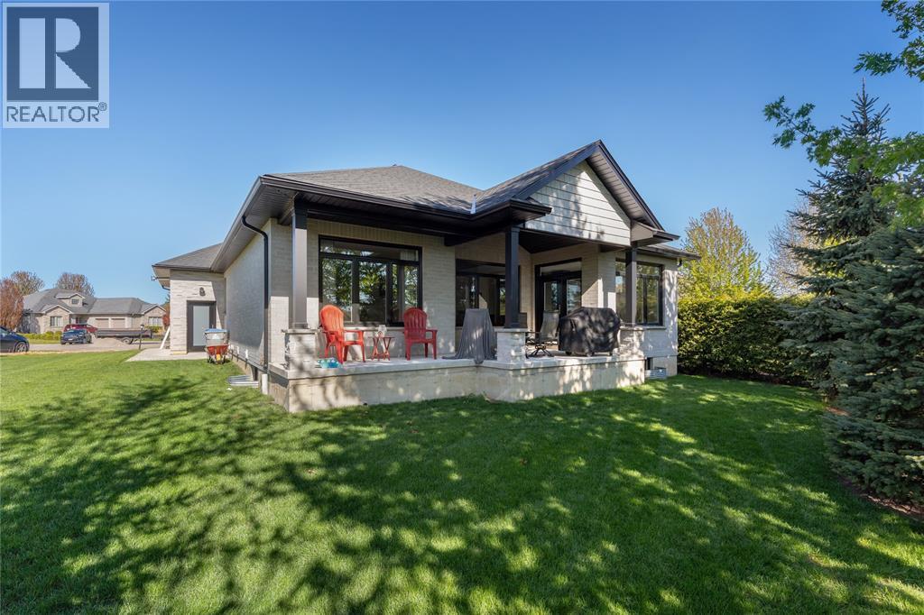 Residential in Lambton Shores 5