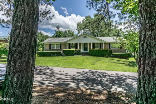 2449 Jennings Dr, Kingsport, TN, 37660-2308 | Card Image