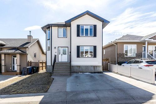 97 Ranchlands Way Ne, Medicine Hat, AB, T1C0E1 | Card Image