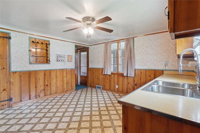 410 Blackhawk Rd, House other with 3 bedrooms, 2 bathrooms and 3 parking in Chippewa Twp PA | Image 10