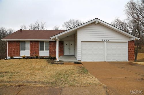 6919 Glenvale Ct, Florissant, MO, 63033-5124 | Card Image