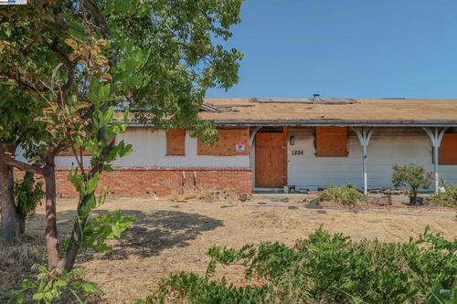 1204 W Cypress Rd, Oakley, CA, 94561-2057 | Card Image