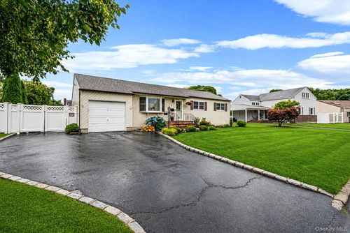 6 Elwin Pl, East Northport, NY, 11731-6015 | Card Image