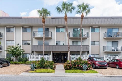 203-4607 W Fig St, TAMPA, FL, 33609-1946 | Card Image