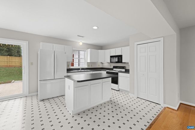 1228 Clover Ridge Pl, Townhouse with 4 bedrooms, 3 bathrooms and null parking in CHARLOTTESVILLE VA | Image 23