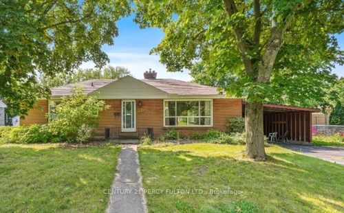 711 Victoria St, London, ON, N5Y4C5 | Card Image