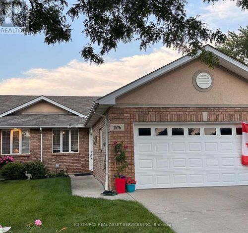 1576 Blue Heron Dr, Windsor, ON, N8P1L6 | Card Image