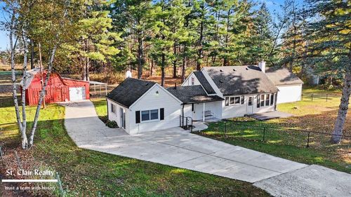 7592 Rattle Run Rd, Columbus, MI, 48063-2107 | Card Image