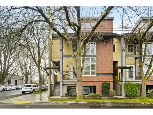 1132 Ne Schuyler St, Portland, OR, 97212-4382 | Card Image