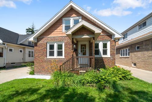 2561 S 68th St, Milwaukee, WI, 53219-2614 | Card Image